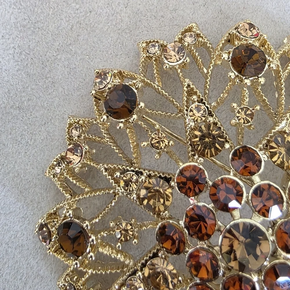 Vintage Gold Filigree Starburst Dome Brooch Pin with Topaz Color Rhimestones